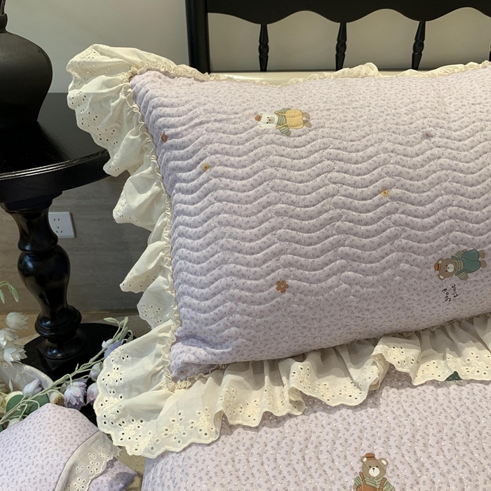 91家纺网 家纺一手货源 找家纺 奈萝家纺 2025春夏新款全棉纯棉蕾丝花边款床盖三件套 呆呆熊