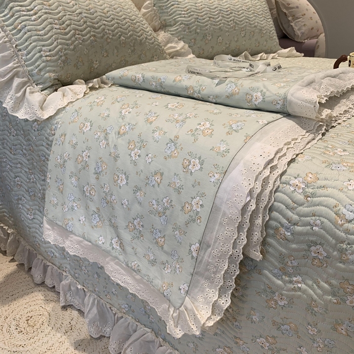 91家纺网 家纺一手货源 找家纺 奈萝家纺 2025春夏新款全棉纯棉蕾丝花边款床盖三件套 花语绿