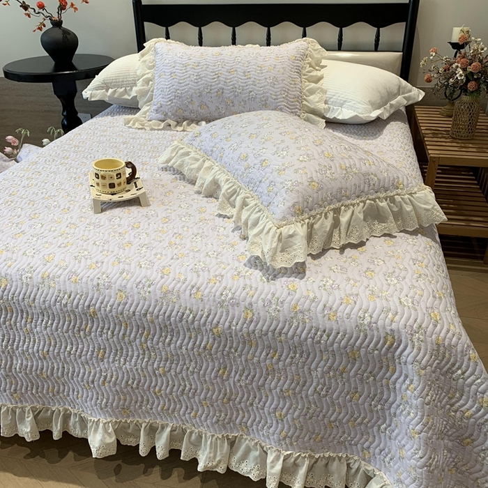 91家纺网 家纺一手货源 找家纺 奈萝家纺 2025春夏新款全棉纯棉蕾丝花边款床盖三件套 花语紫