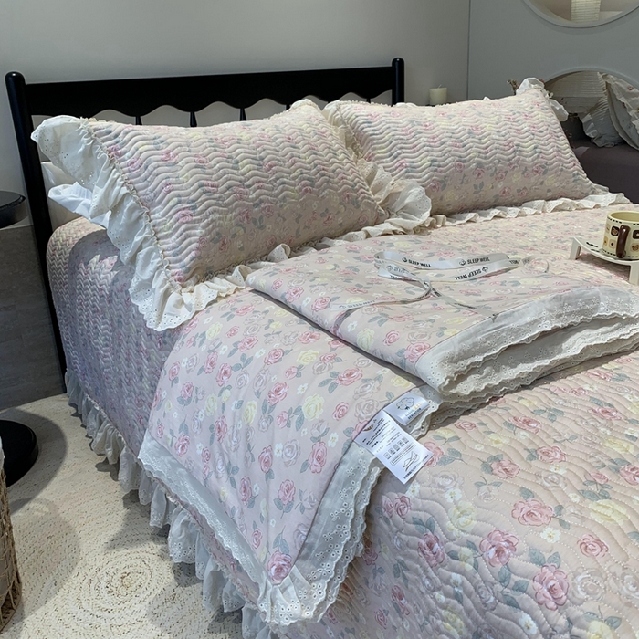 91家纺网 家纺一手货源 找家纺 奈萝家纺 2025春夏新款全棉纯棉蕾丝花边款床盖三件套 蔷薇
