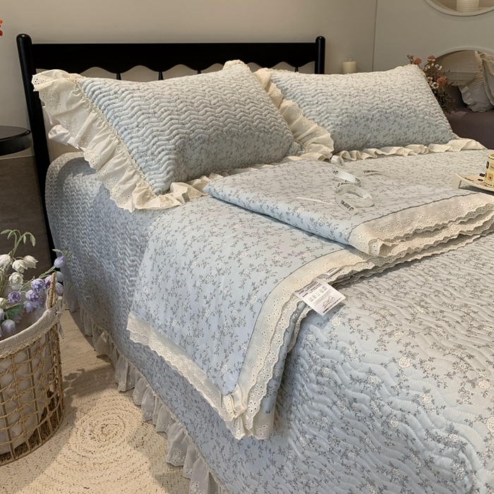 91家纺网 家纺一手货源 找家纺 奈萝家纺 2025春夏新款全棉纯棉蕾丝花边款床盖三件套 夏蓝