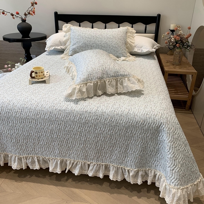 91家纺网 家纺一手货源 找家纺 奈萝家纺 2025春夏新款全棉纯棉蕾丝花边款床盖三件套 夏蓝