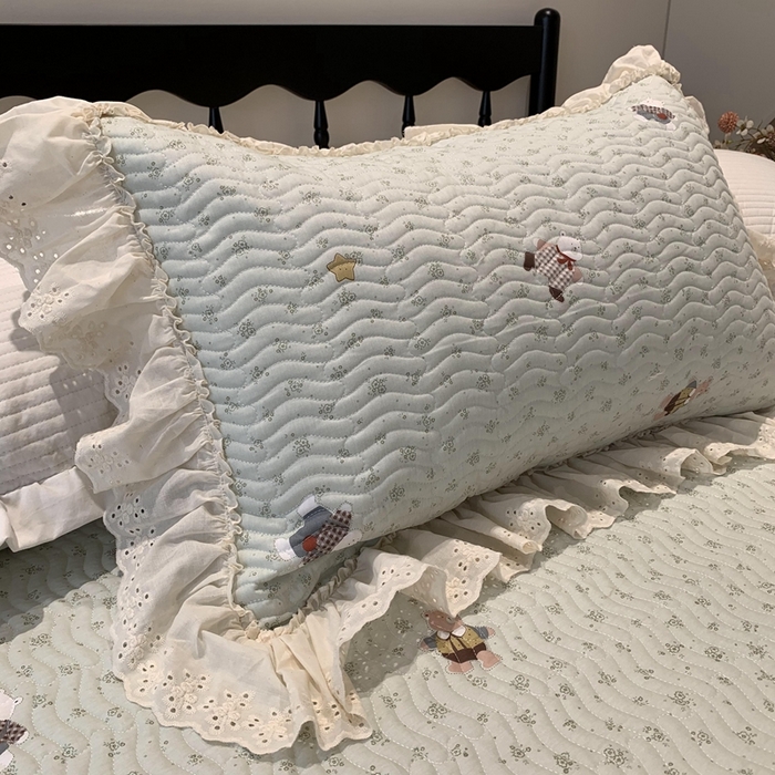 91家纺网 家纺一手货源 找家纺 奈萝家纺 2025春夏新款全棉纯棉蕾丝花边款床盖三件套 小花熊