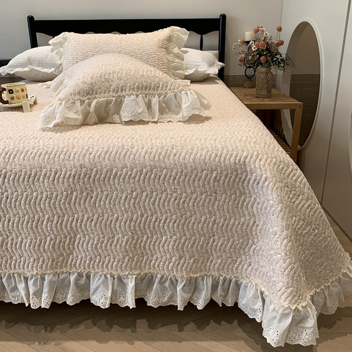 91家纺网 家纺一手货源 找家纺 奈萝家纺 2025春夏新款全棉纯棉蕾丝花边款床盖三件套 樱花