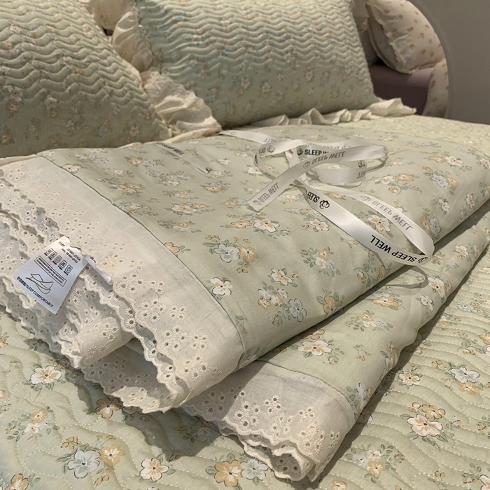 91家纺网 家纺一手货源 找家纺 奈萝家纺 2025春夏新款全棉纯棉蕾丝花边款夏被夏凉被空调被 花语绿