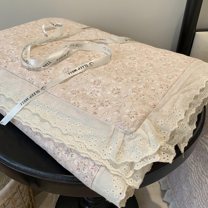 91家纺网 家纺一手货源 找家纺 奈萝家纺 2025春夏新款全棉纯棉蕾丝花边款夏被夏凉被空调被 樱花