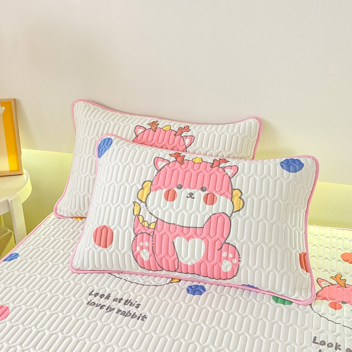 91家纺网 家纺一手货源 找家纺 （总）耐思家纺 2025新款A类0.5乳胶母婴级凉感丝印花乳胶凉席-单枕套