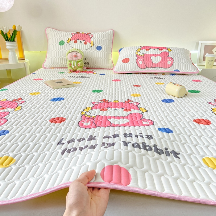 91家纺网 家纺一手货源 找家纺 （总）耐思家纺 2025新款A类0.5乳胶母婴级凉感丝印花乳胶凉席-单枕套