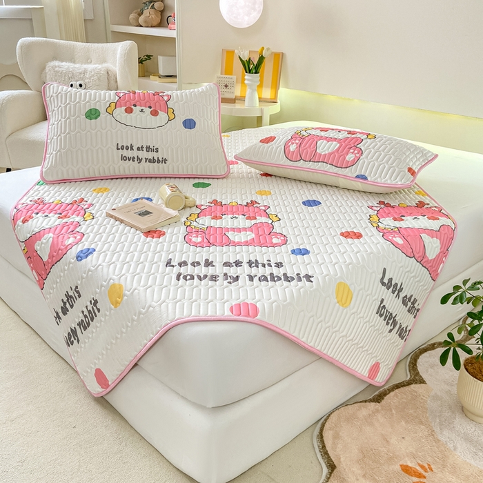 91家纺网 家纺一手货源 找家纺 （总）耐思家纺 2025新款A类0.5乳胶母婴级凉感丝印花乳胶凉席-单枕套