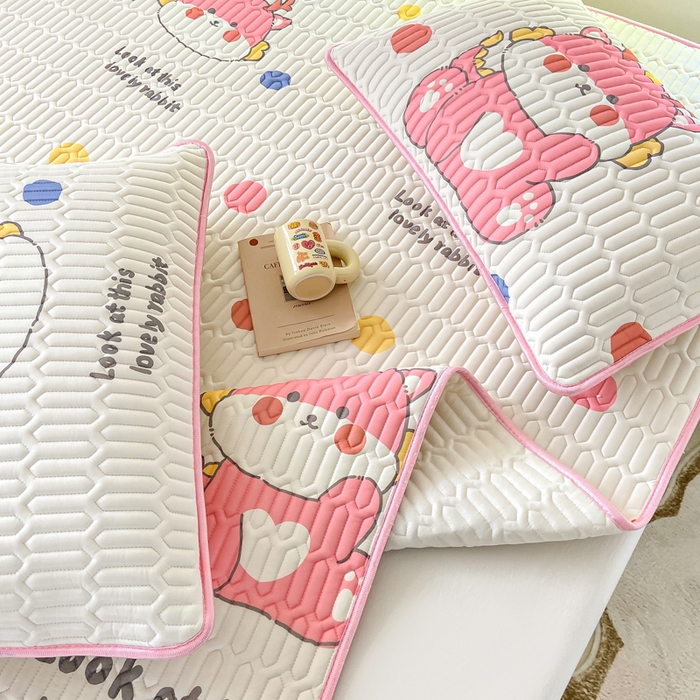 91家纺网 家纺一手货源 找家纺 （总）耐思家纺 2025新款A类0.5乳胶母婴级凉感丝印花乳胶凉席-单枕套