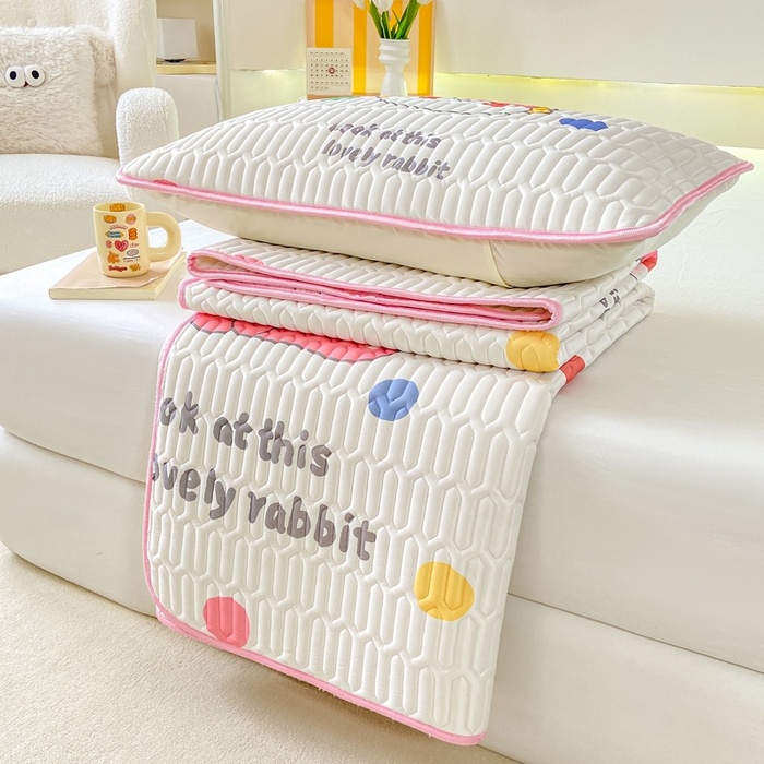 91家纺网 家纺一手货源 找家纺 （总）耐思家纺 2025新款A类0.5乳胶母婴级凉感丝印花乳胶凉席-单枕套