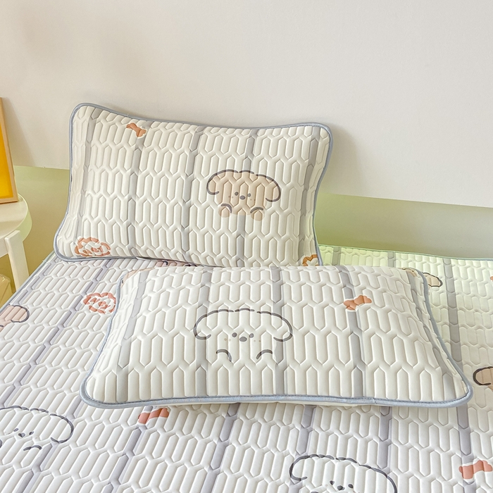 91家纺网 家纺一手货源 找家纺 （总）耐思家纺 2025新款A类0.5乳胶母婴级凉感丝印花乳胶凉席-单枕套