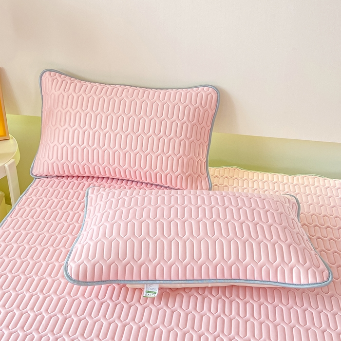 91家纺网 家纺一手货源 找家纺 （总）耐思家纺 2025新款A类0.5乳胶母婴级凉感丝印花乳胶凉席-单枕套