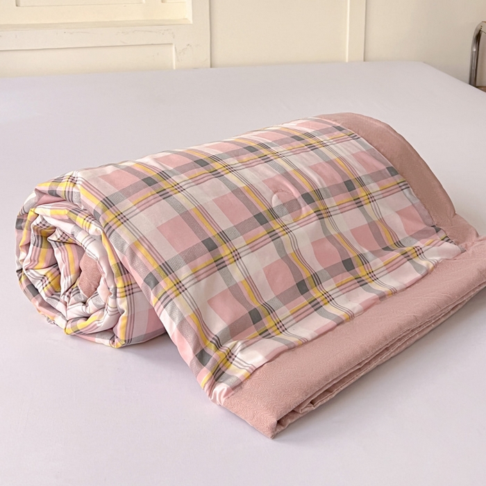 91家纺网 家纺一手货源 找家纺 维娜斯2025新款无印风水洗棉夏被 诺西-粉