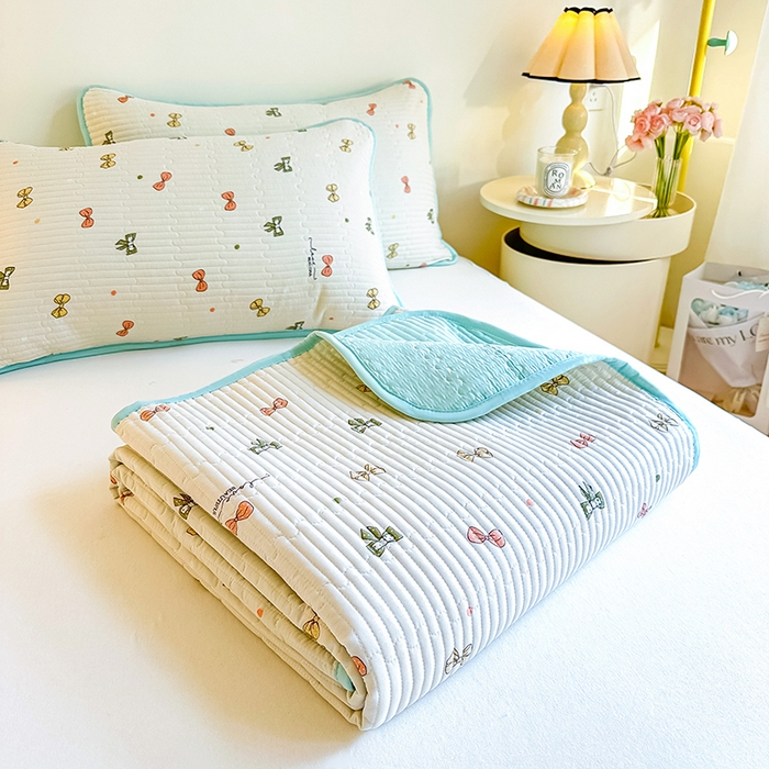 91家纺网 家纺一手货源 找家纺 恒尚居 2025新款双层纱小云棉多功能床盖-自由空间 蝴蝶结--浅米梦境