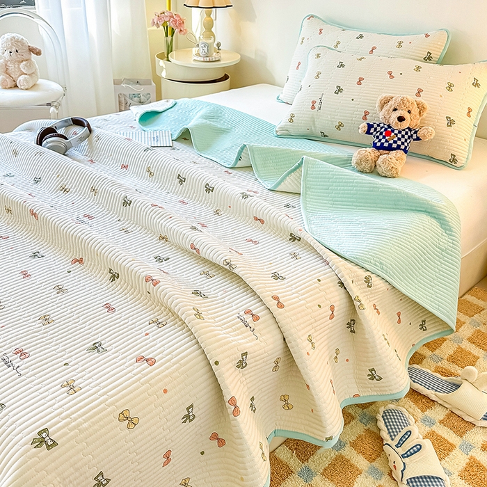 91家纺网 家纺一手货源 找家纺 恒尚居 2025新款双层纱小云棉多功能床盖-自由空间 蝴蝶结--浅米梦境