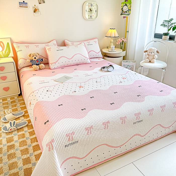 91家纺网 家纺一手货源 找家纺 恒尚居 2025新款双层纱小云棉多功能床盖-自由空间 莓蝶之恋--粉蝶引力