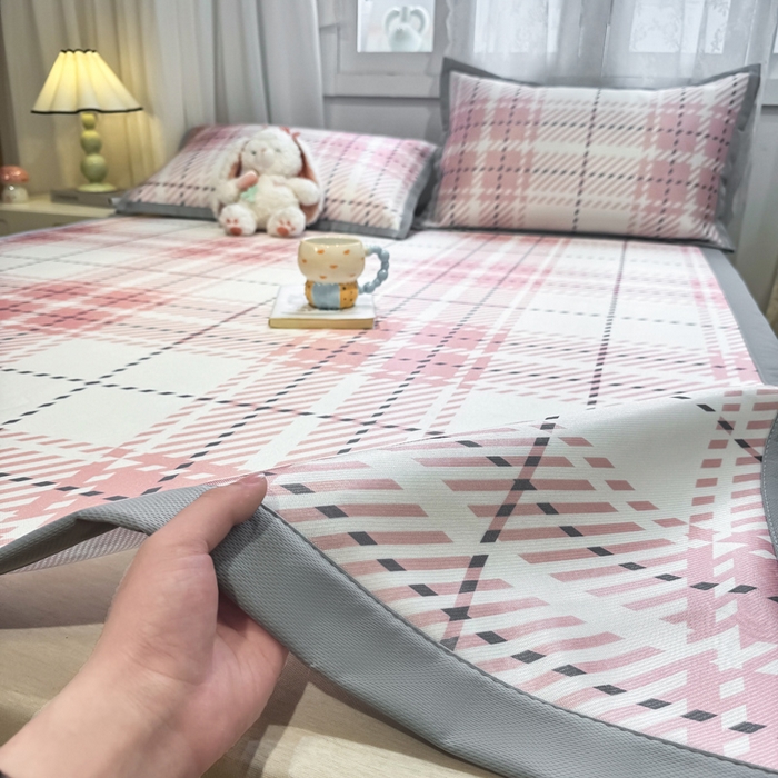 91家纺网 家纺一手货源 找家纺 （总）耐思家纺 2025春夏新款A类碳光冰丝席凉感印花三明治凉席