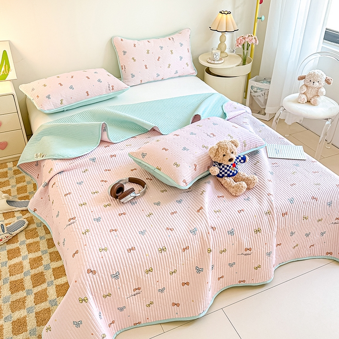 91家纺网 家纺一手货源 找家纺 橘夏家纺 2025新款双层纱小云棉多功能床盖-自由空间 蝴蝶结--浅粉梦境