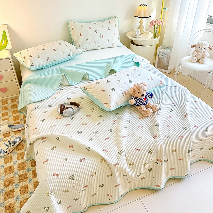 91家纺网 家纺一手货源 找家纺 橘夏家纺 2025新款双层纱小云棉多功能床盖-自由空间 蝴蝶结--浅米梦境