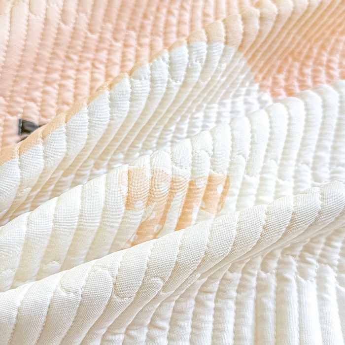 91家纺网 家纺一手货源 找家纺 橘夏家纺 2025新款双层纱小云棉多功能床盖-自由空间 莓蝶之恋--玉蝶引力