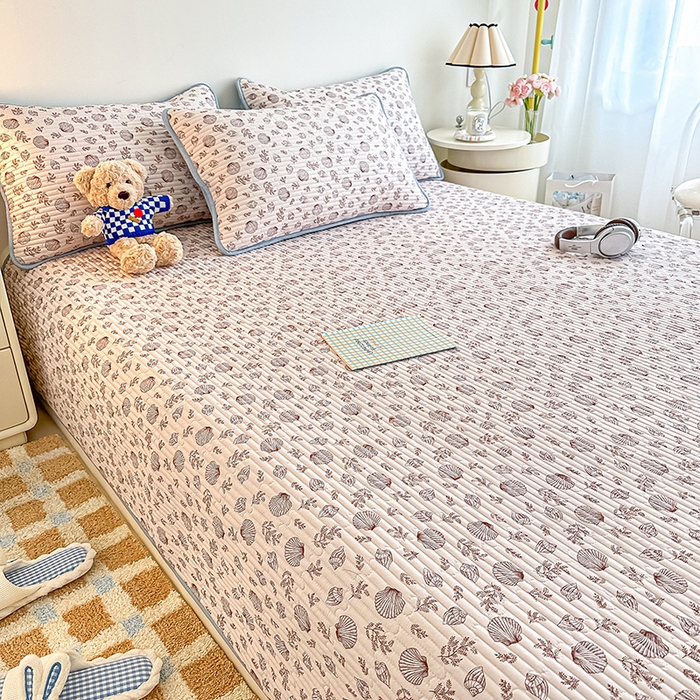 91家纺网 家纺一手货源 找家纺 橘夏家纺2025新款双层纱小云棉多功能床盖-亲密无间 贝壳秘境--咖贝