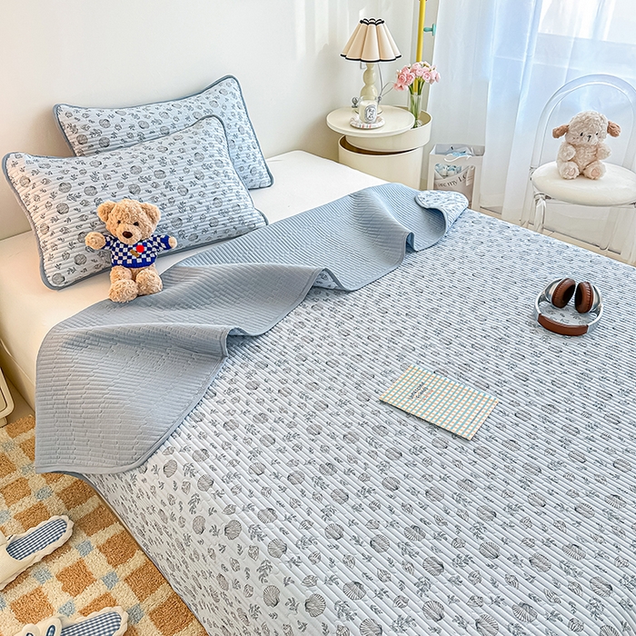 91家纺网 家纺一手货源 找家纺 橘夏家纺2025新款双层纱小云棉多功能床盖-亲密无间 贝壳秘境--蓝贝