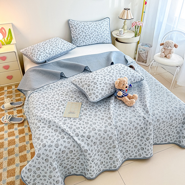 91家纺网 家纺一手货源 找家纺 橘夏家纺2025新款双层纱小云棉多功能床盖-亲密无间 贝壳秘境--蓝贝