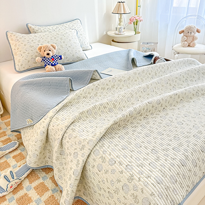 91家纺网 家纺一手货源 找家纺 橘夏家纺2025新款双层纱小云棉多功能床盖-亲密无间 贝壳秘境--米贝