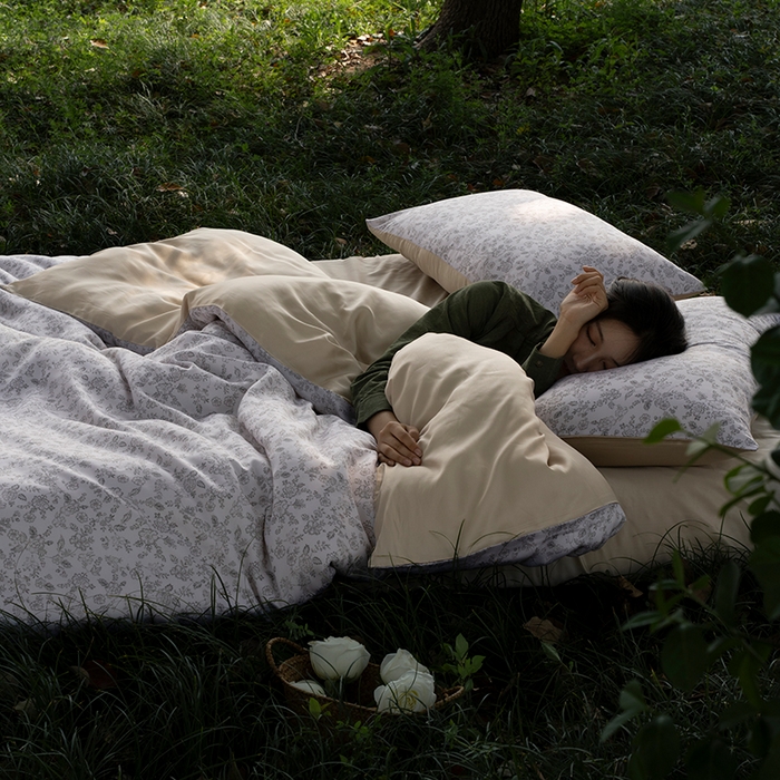 91家纺网 家纺一手货源 找家纺 禾时 2025新款60S兰精天丝数码印花四件套进口莱赛尔床品四件套-花未央 花未央-白