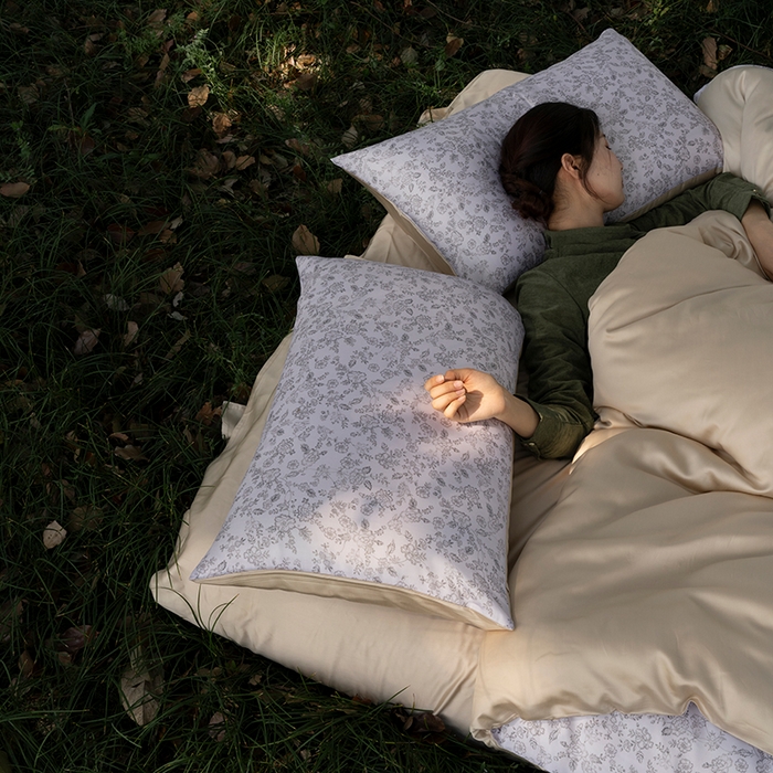 91家纺网 家纺一手货源 找家纺 禾时 2025新款60S兰精天丝数码印花四件套进口莱赛尔床品四件套-花未央 花未央-白