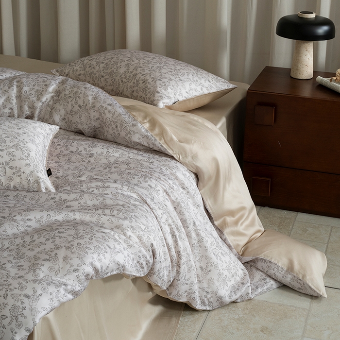 91家纺网 家纺一手货源 找家纺 禾时 2025新款60S兰精天丝数码印花四件套进口莱赛尔床品四件套-花未央 花未央-白