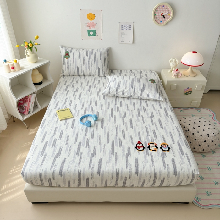 91家纺网 家纺一手货源 找家纺 如意朵 2025全棉老粗布刺绣床笠系列 小企鹅