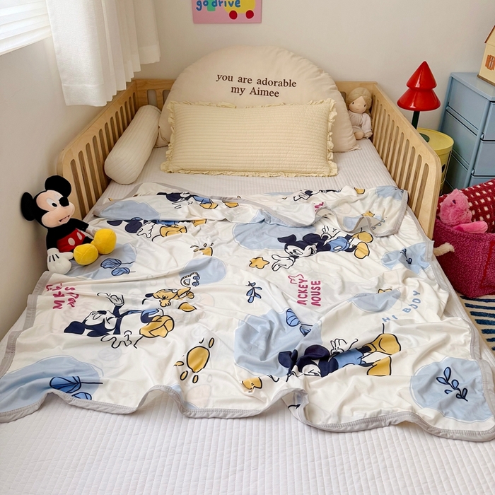 91家纺网 家纺一手货源 找家纺 星期八 2025新款婴儿裸睡级冰丝毯迪斯尼凉感毯 米奇