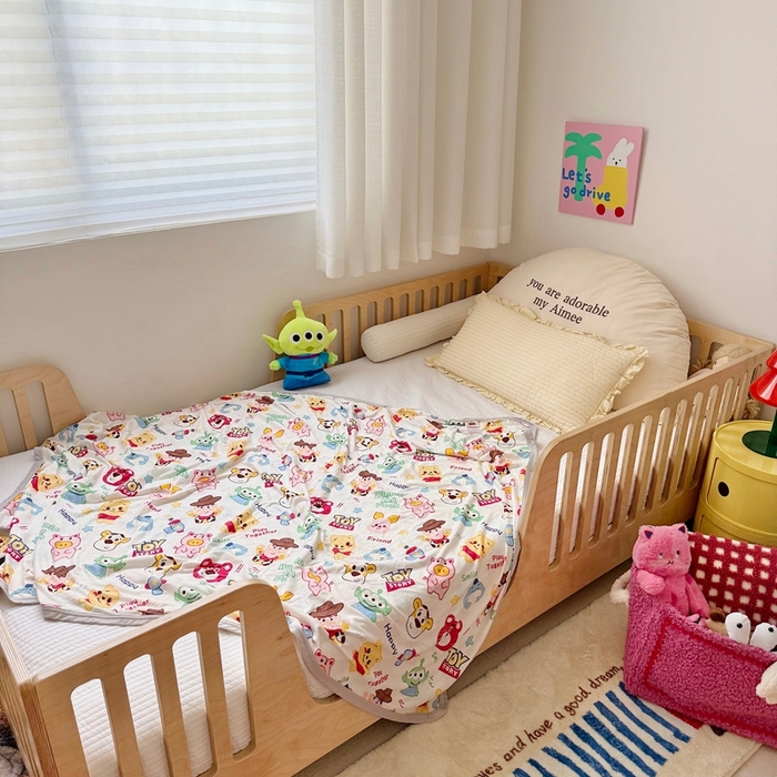 91家纺网 家纺一手货源 找家纺 星期八 2025新款婴儿裸睡级冰丝毯迪斯尼凉感毯 总动员