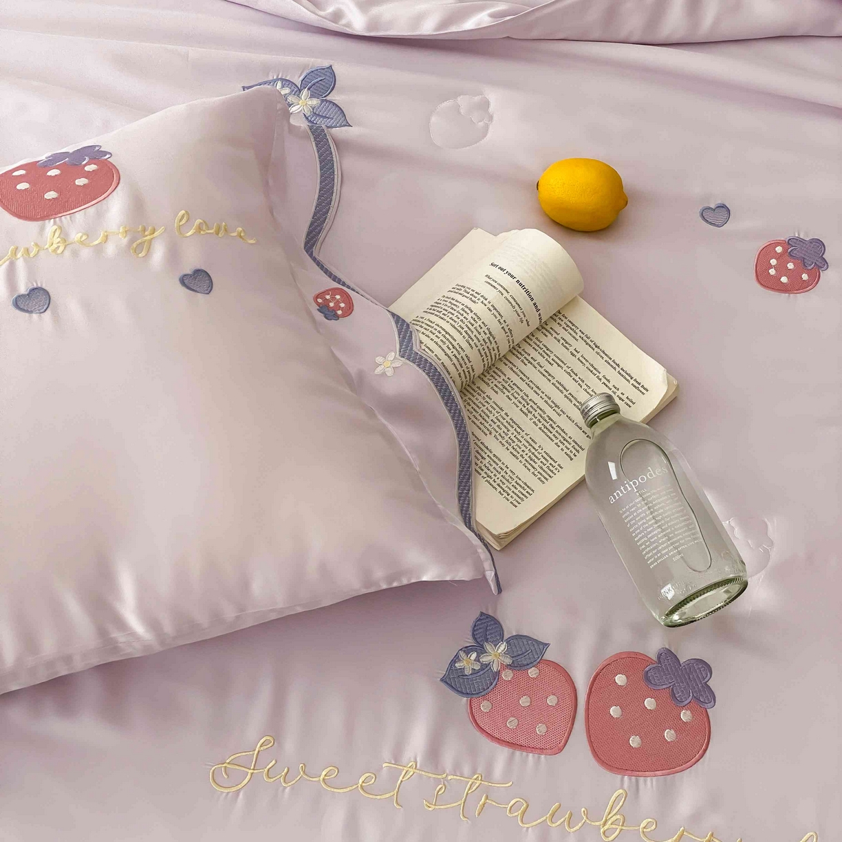 91家纺网 家纺一手货源 找家纺 （总）曼布缇 2025新款A类100S兰精天丝夏被款-草莓物语