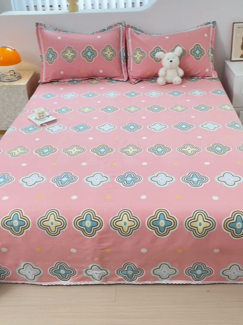 91家纺网 家纺一手货源 找家纺 宜家坊 2025新款春夏原棉鱼骨棉老粗布花边印花床单软凉席三件套 心动-绿