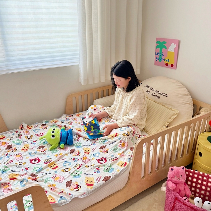 91家纺网 家纺一手货源 找家纺 星期八 2025新款婴儿裸睡级冰丝毯迪斯尼凉感毯 总动员