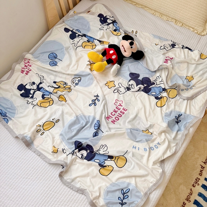 91家纺网 家纺一手货源 找家纺 星期八 2025新款婴儿裸睡级冰丝毯迪斯尼凉感毯 米奇