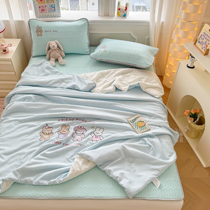 91家纺网 家纺一手货源 找家纺 慕尚家纺 2025刺绣款乳胶凉席水洗棉夏被三件套四件套 安妮兔