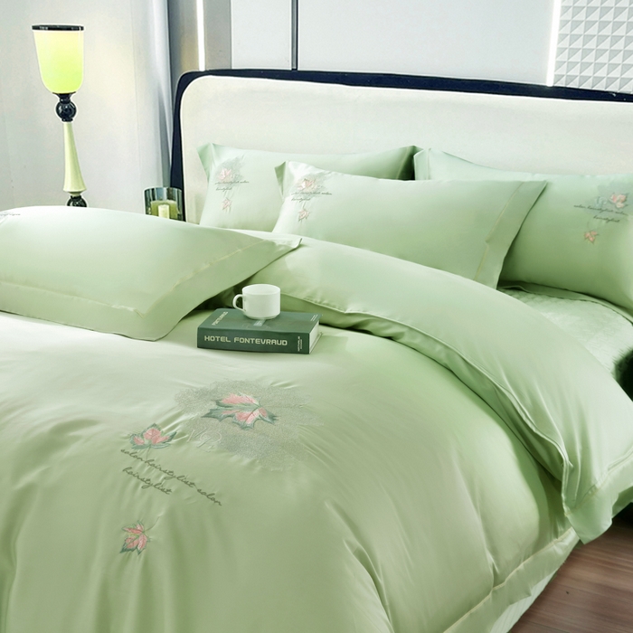 91家纺网 家纺一手货源 找家纺 OL家纺 2025新款100支天丝棉居家轻奢床盖夹棉防滑四件套 春山绿