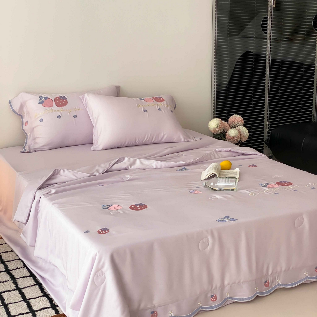 91家纺网 家纺一手货源 找家纺 （总）曼布缇 2025新款A类100S兰精天丝夏被款-草莓物语