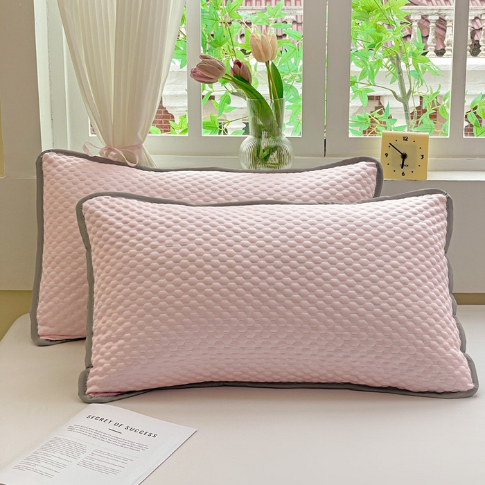 91家纺网 家纺一手货源 找家纺 卓昌枕芯 2025新款夏天冰豆豆冰丝枕套新款家用一对装枕芯套学生宿舍单只整头套 粉色