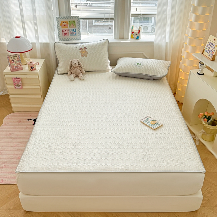 91家纺网 家纺一手货源 找家纺 慕尚家纺 2025刺绣款乳胶凉席水洗棉夏被三件套四件套 小贝贝