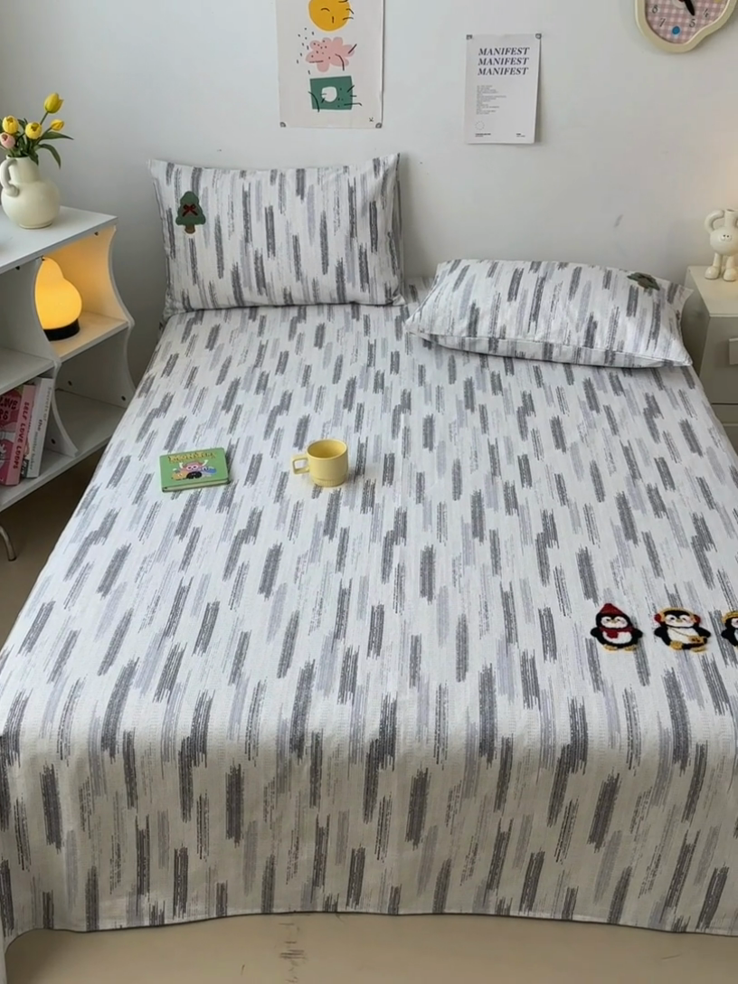 91家纺网 家纺一手货源 找家纺 如意朵 2025全棉老粗布刺绣床单系列 小企鹅