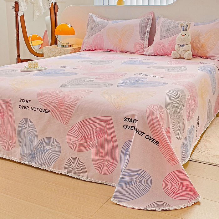 91家纺网 家纺一手货源 找家纺 宜家坊 2025新款春夏原棉鱼骨棉老粗布花边印花床单软凉席三件套 心动-粉