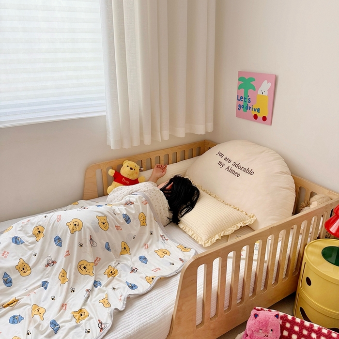 91家纺网 家纺一手货源 找家纺 星期八 2025新款婴儿裸睡级冰丝毯迪斯尼凉感毯 小熊维尼