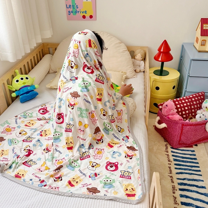 91家纺网 家纺一手货源 找家纺 星期八 2025新款婴儿裸睡级冰丝毯迪斯尼凉感毯 总动员