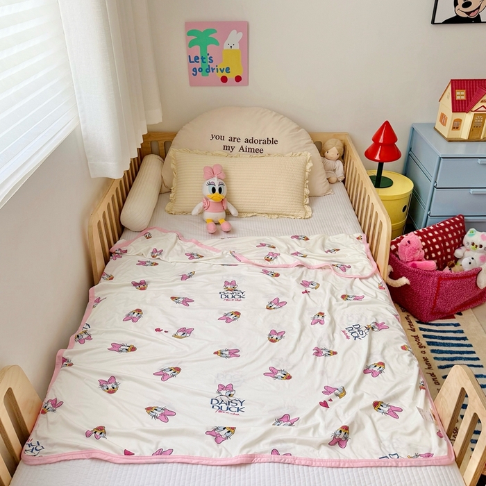 91家纺网 家纺一手货源 找家纺 星期八 2025新款婴儿裸睡级冰丝毯迪斯尼凉感毯 黛丝