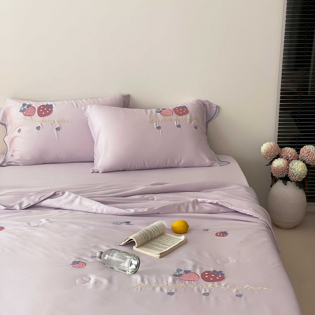 91家纺网 家纺一手货源 找家纺 （总）曼布缇 2025新款A类100S兰精天丝夏被款-草莓物语